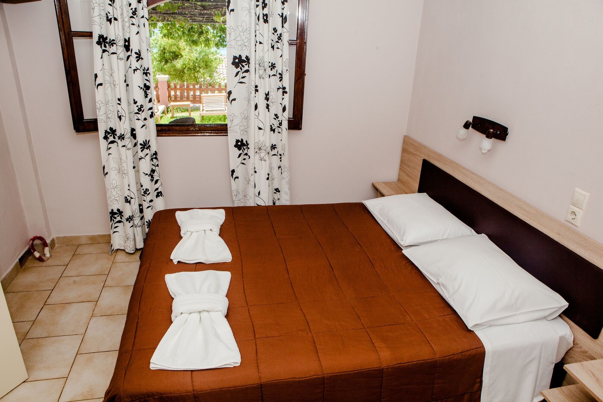 Eleana Apartments And Studios Agios Georgios  Exterior photo